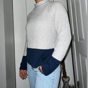 BANANA REPUBLIC SWEATSHIRT